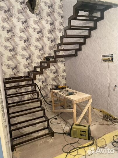 Металлическая лестница