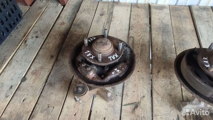 Кулак задний Hyundai Elantra 3 XD ступица задняя