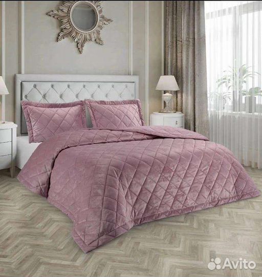 Набор (стеганное покрывало+наволочки)