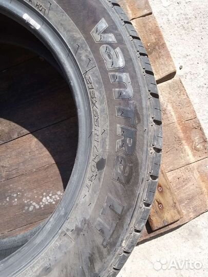 Hankook Vantra LT RA18 215/65 R17