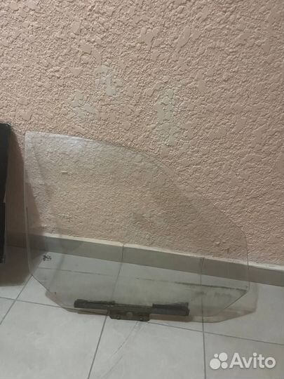 Боковое стекло ваз 2110