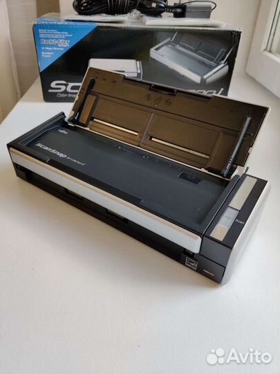 Сканер портативный Fujitsu ScanSnap S1300i