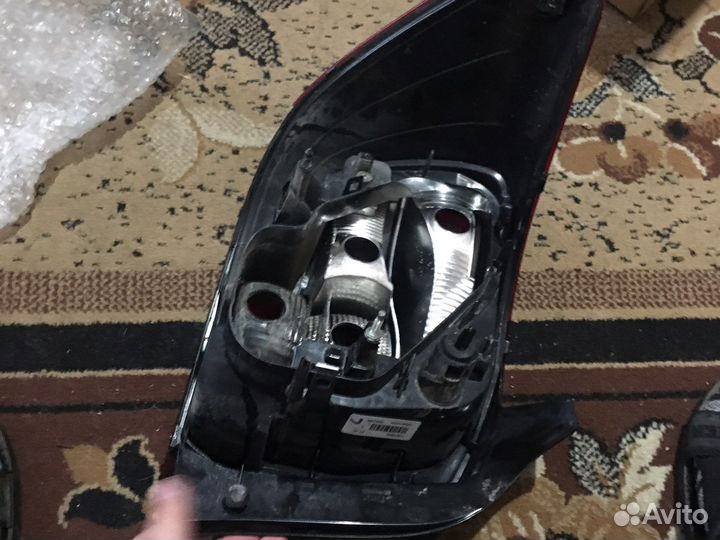 Задняя фара правая на renault logan 2 треснутая
