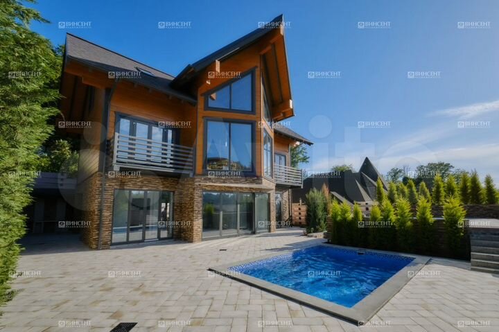 Дом 400 м² на участке 10 сот.