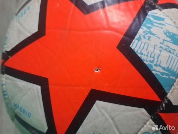 Футбольный мяч adidas лига чемпионов