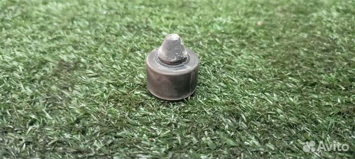 Отбойник капота Audi A4 (B8) 2007-2015