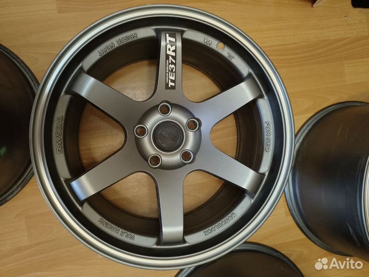 Rays volk racing te37 r17