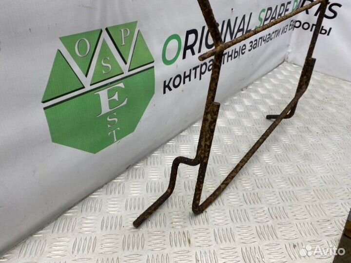 Ниша запаски Hyundai H-1 A1 D4CB 2.5 crdi 2003