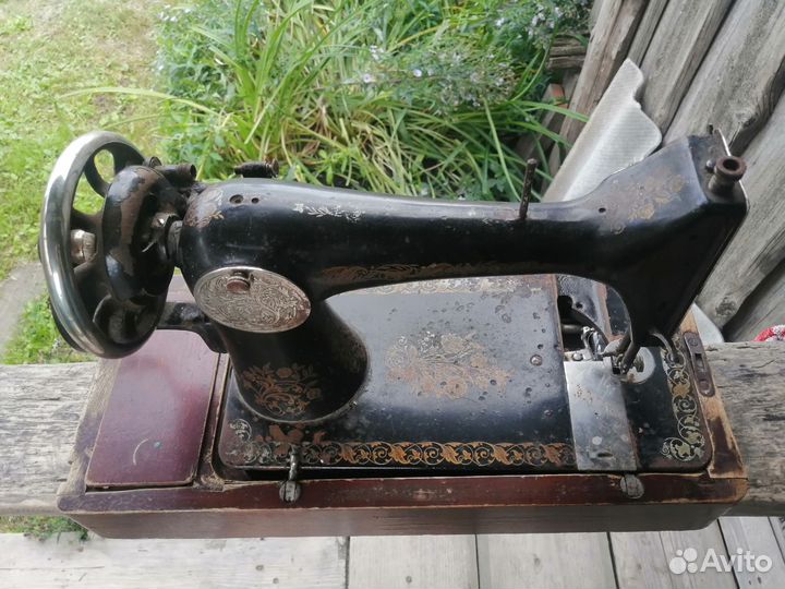 Швейная машина Singer