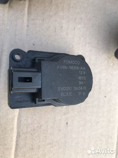 Моторчики заслонки отопителя Ford Focus 3