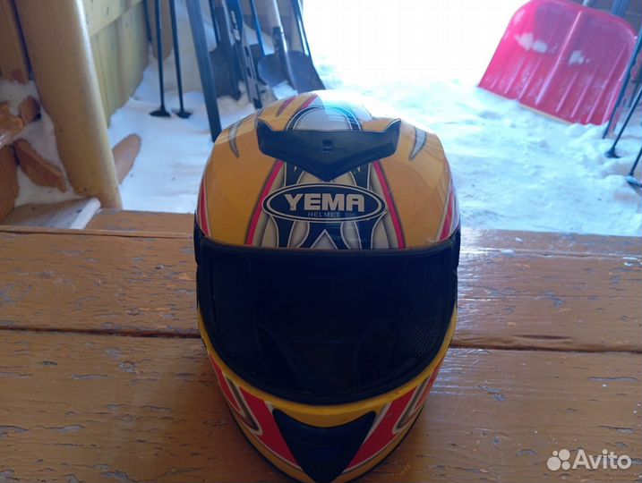 Мотошлемы 2 штуки