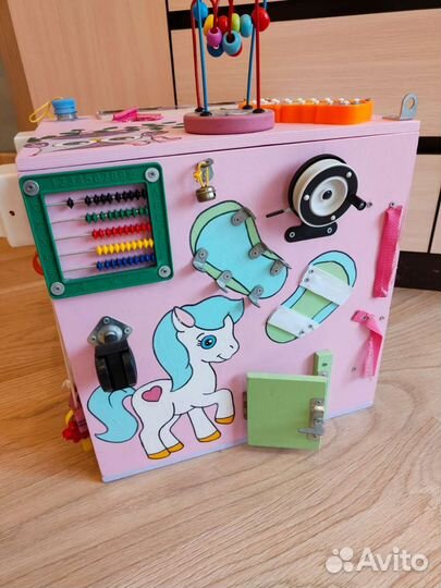 Бизикуб и ящик для игрушек