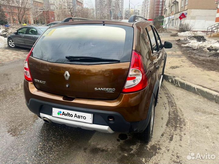 Renault Sandero Stepway 1.6 AT, 2014, 192 198 км