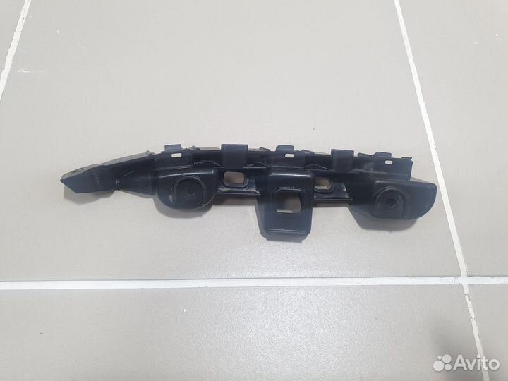 Кронштейн бампера передний левый VW Passat B7