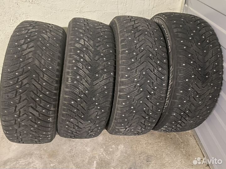 Nokian Tyres Hakkapeliitta 8 215/55 R17 100