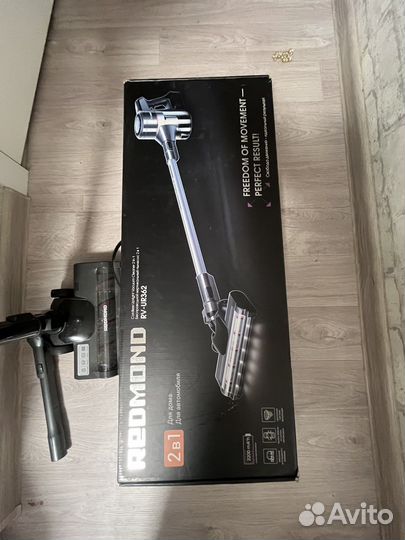 Ручной пылесос беспроводной Redmond