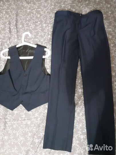 Жилетка и брюки. 46 размер. Рост 168-172
