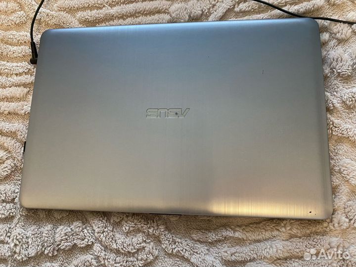 Ноутбук asus