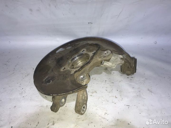 Поворотный кулак задний правый Honda Civic 4D