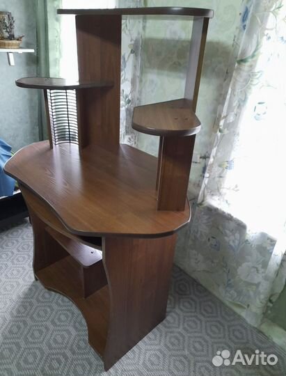 Компьютерный стол