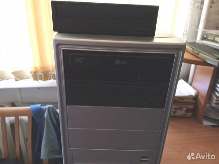Корпус системного блока с блоком питания и 2 DVD