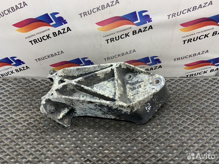 Кронштейн крепления крыла