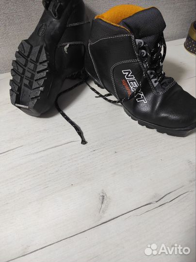 Лыжные ботинки