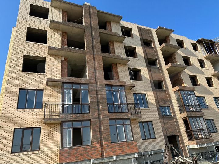 2-к. квартира, 72,3 м², 2/5 эт.