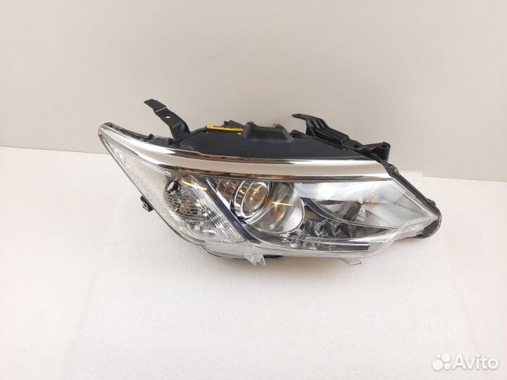 Фара правая Toyota Camry V55 2014-2018