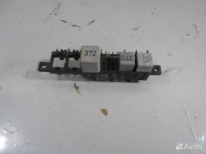 Блок предохранителей, реле для passat B5