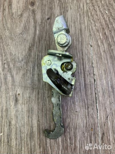 Ограничитель двери задний левый Opel Meriva A