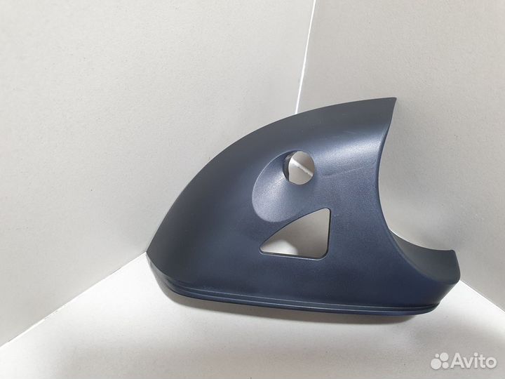 Нижняя накладка правого зеркала Skoda Kodiaq