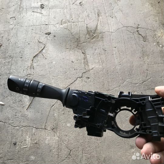 Подрулевой переключатель Toyota