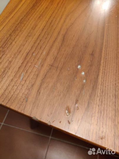 Стол обеденный