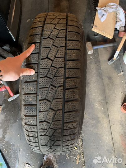 Kumho I'Zen Stud Snow KW11 235/75 R15