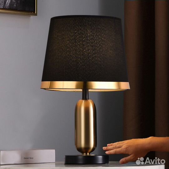 Лампа настольная с абажуром черная с золотом