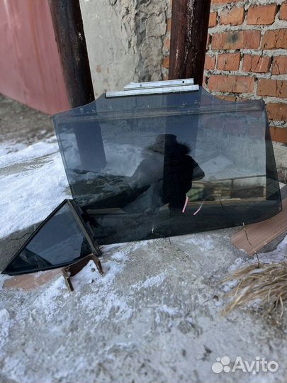 Капот toyota auris 2011