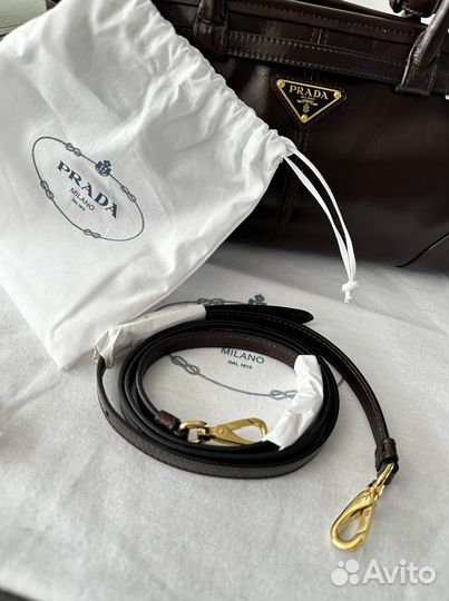 Prada Medium leather handbag сумка