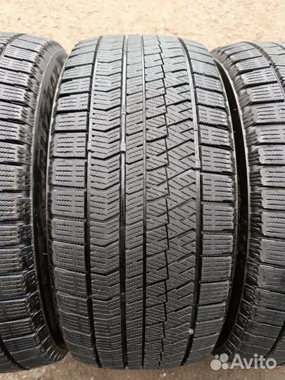 Bridgestone Blizzak Ice 225/50 R17