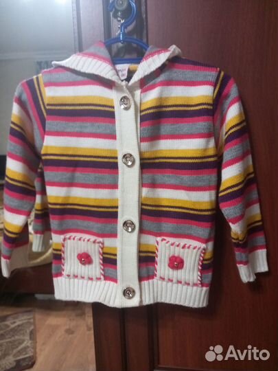 Продам вязаную кофту на 4-5 годика
