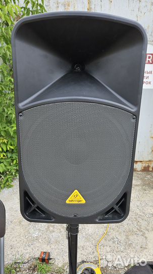 Комплект звука Behringer B115d и Yamaha MG82cx