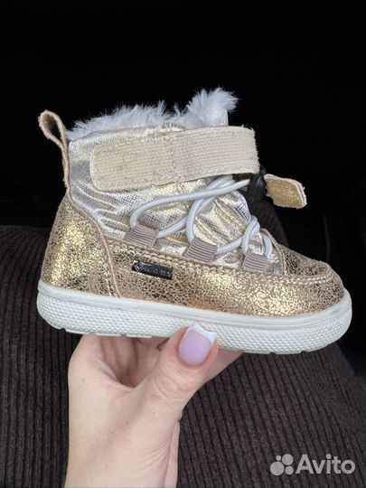 Зимние ботинки для девочки с липучкой и шнуровкой