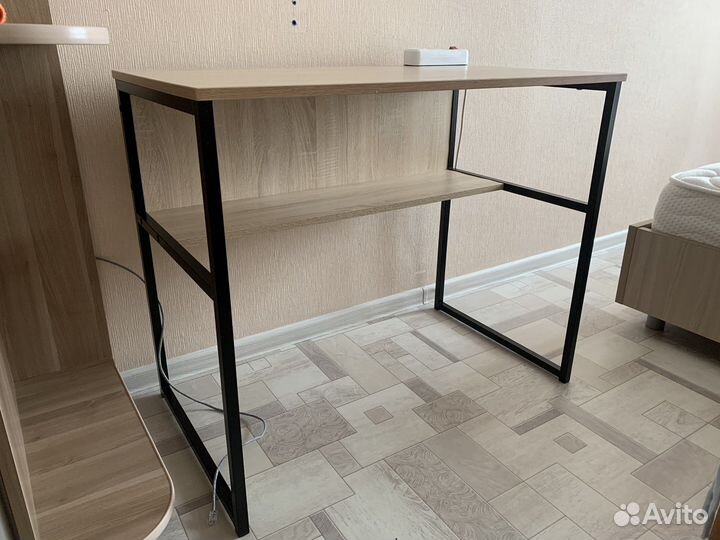 Письменный стол