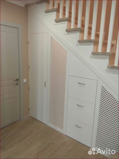 Лестница деревянная