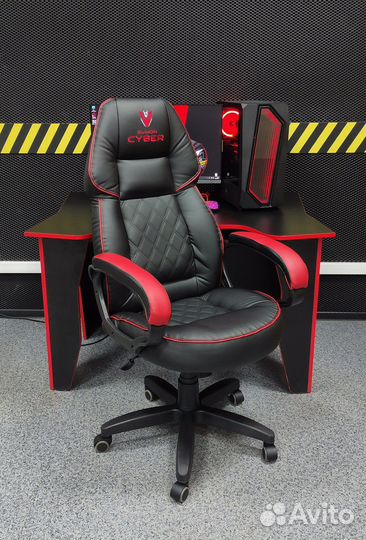 Игровое кресло чёрно-красное