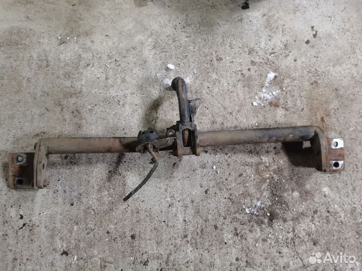 Фаркоп Toyota avensis t220