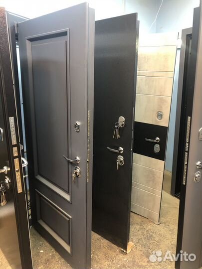 Дверь входная в квартиру