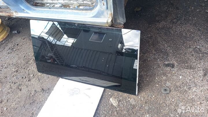 Мерседес Вито Стекло заднее левое кузовное