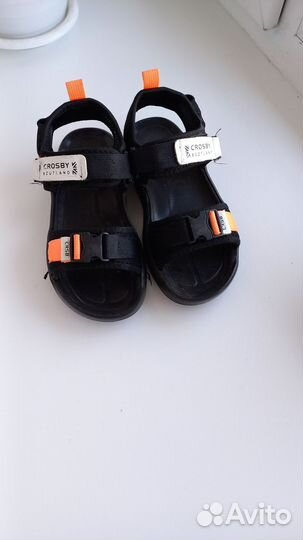 Сандали Crosby