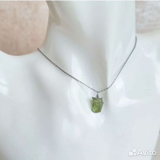 Апатит кулон с зелёным апатитом натуральный камень